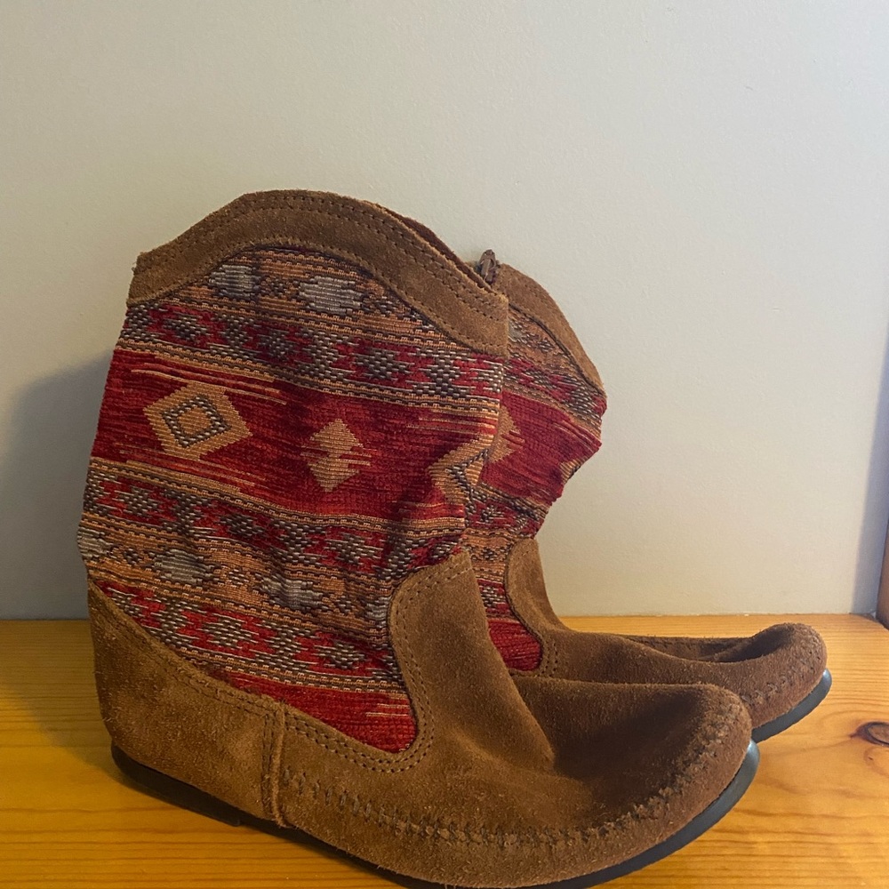 Minnetonka moccasins size 10 womens